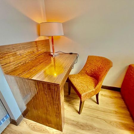 Royal Studio Apartment With A Perfect View - Yamaluxe Bucarest Extérieur photo