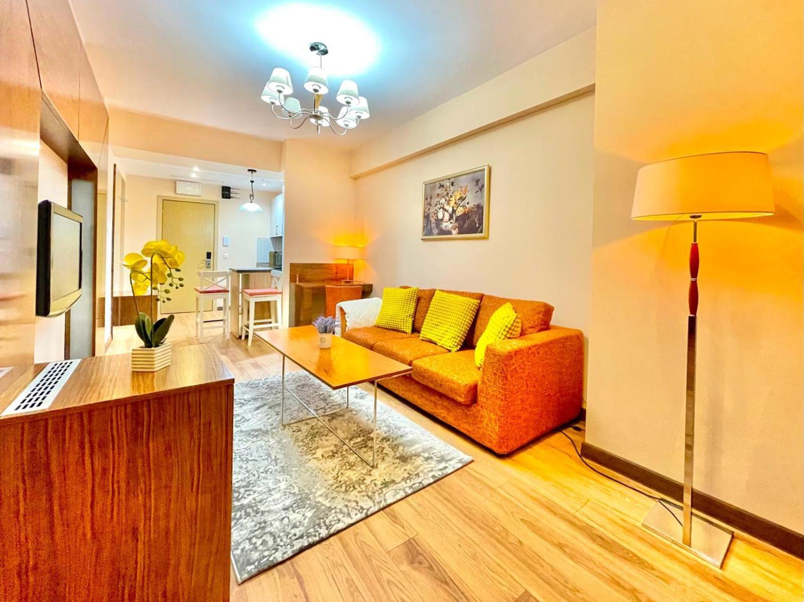 Royal Studio Apartment With A Perfect View - Yamaluxe Bucarest Extérieur photo
