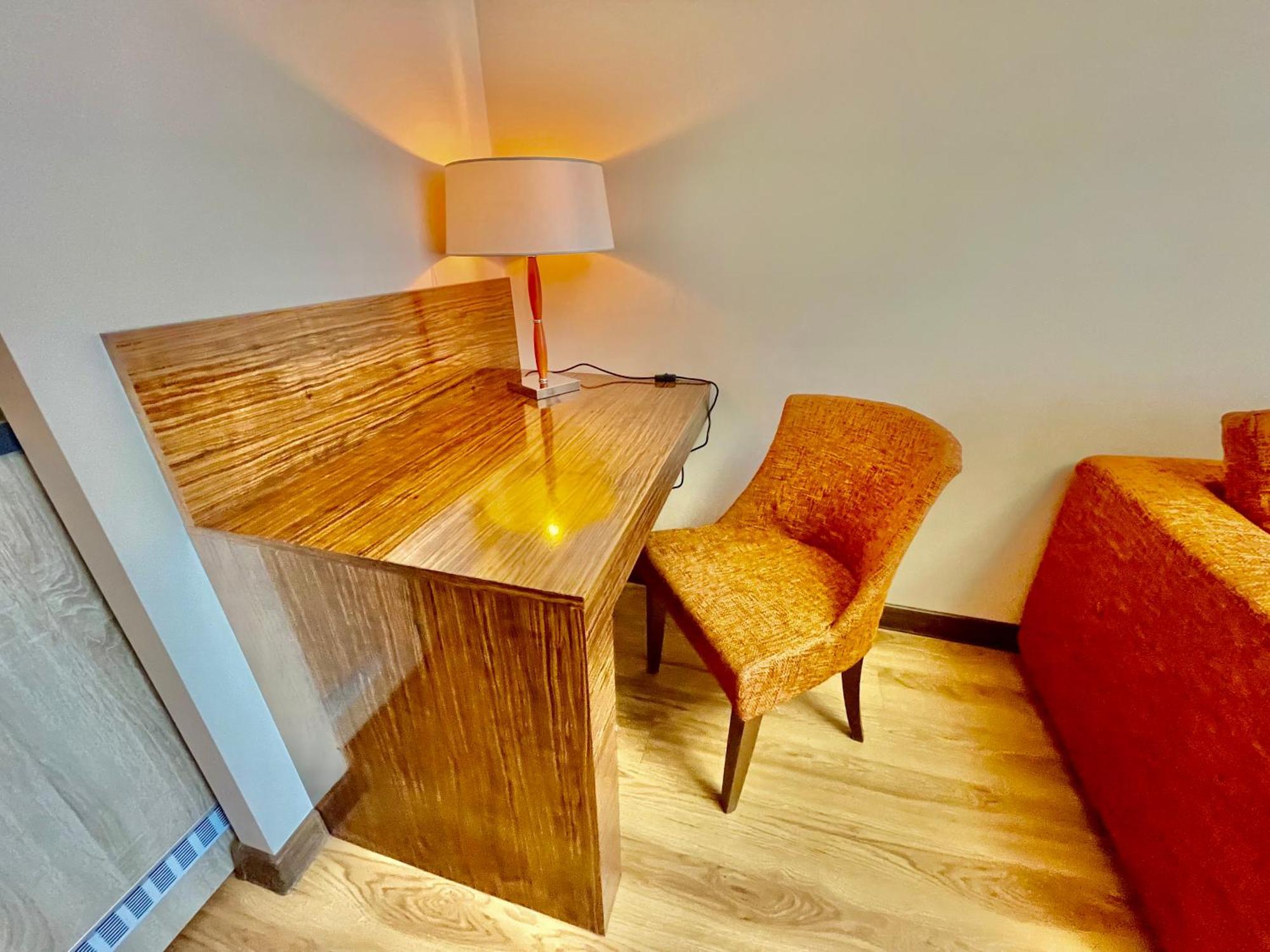 Royal Studio Apartment With A Perfect View - Yamaluxe Bucarest Extérieur photo